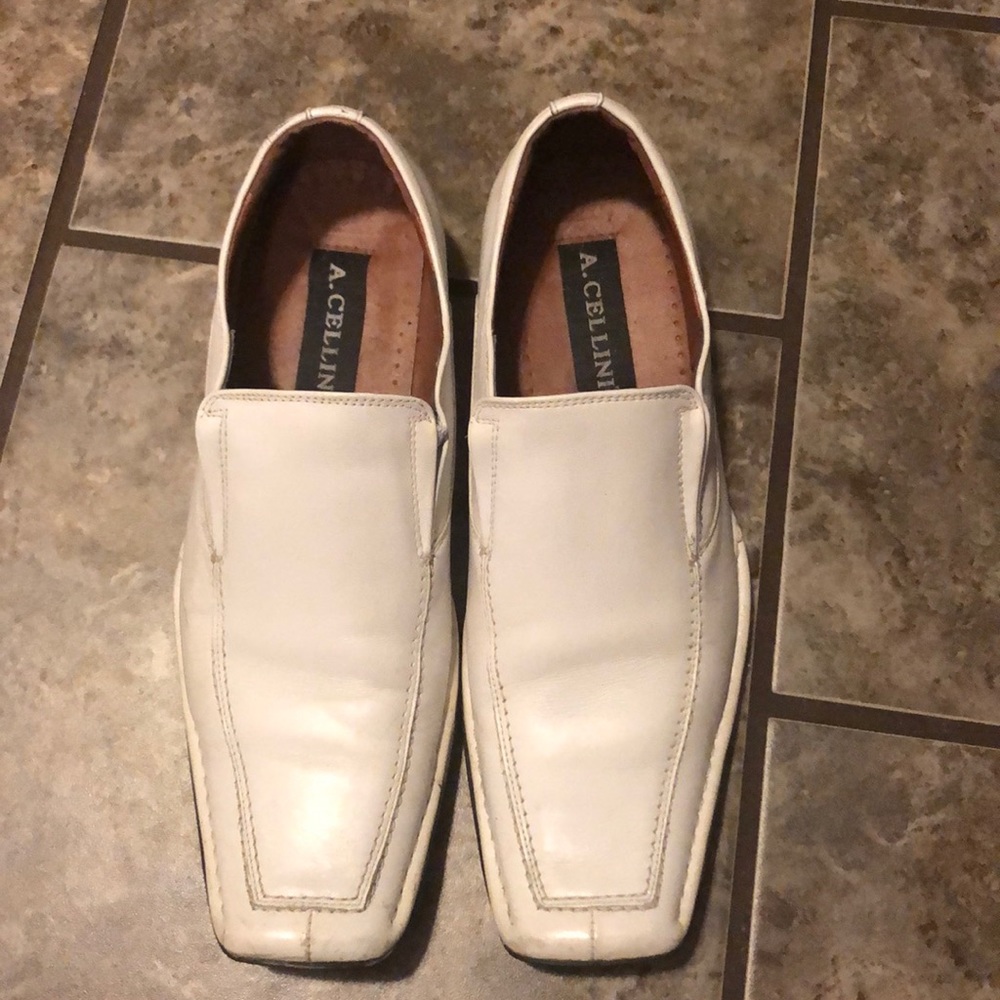 Men’s dress shoes